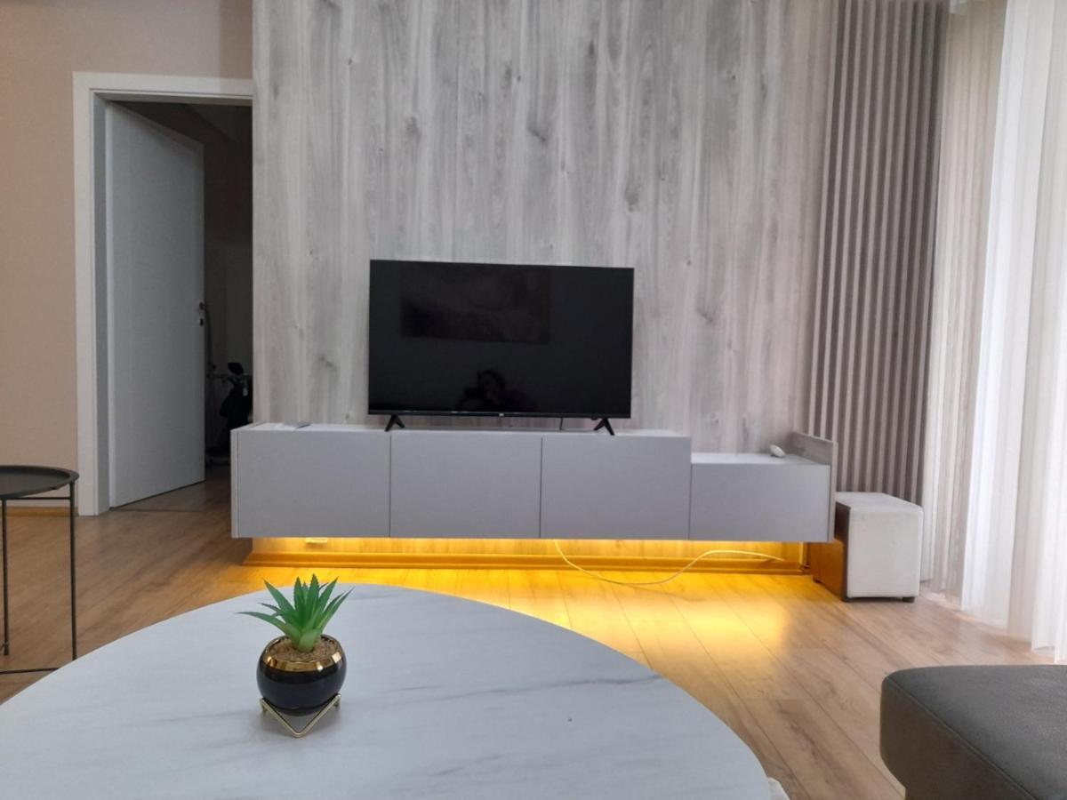 Centar Two Apartment Skopje Exteriör bild